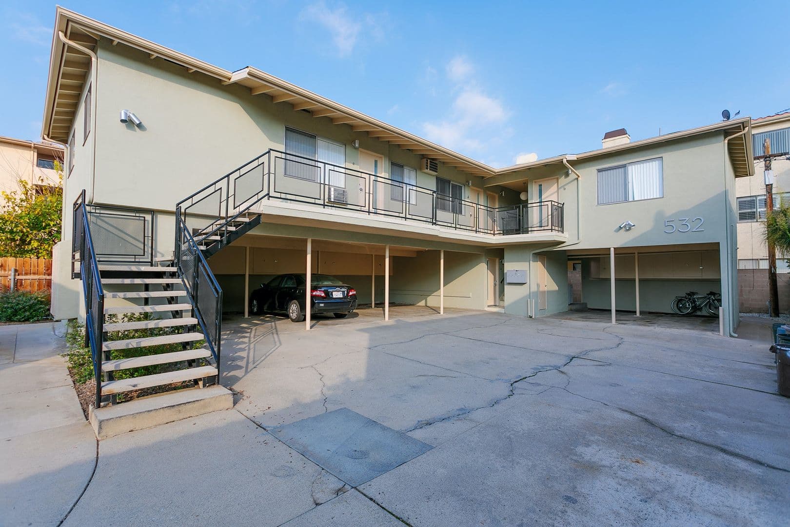 Pasadena Apartment: 530 S Los Robles Ave