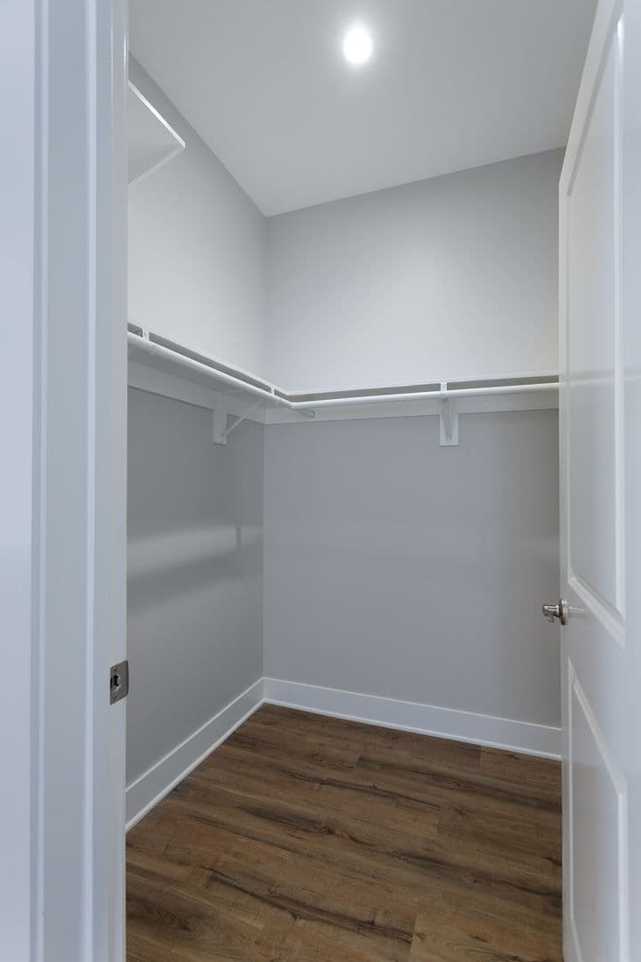 Pasadena Apartment: 149 S Los Robles Ave