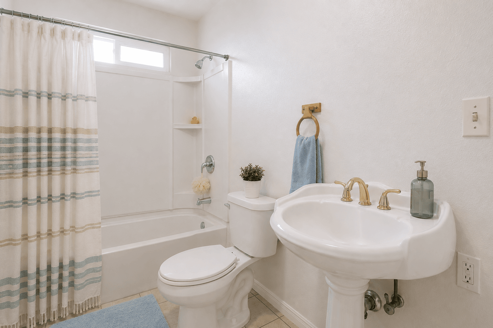 El Monte Apartment: 3720 Pine Ave