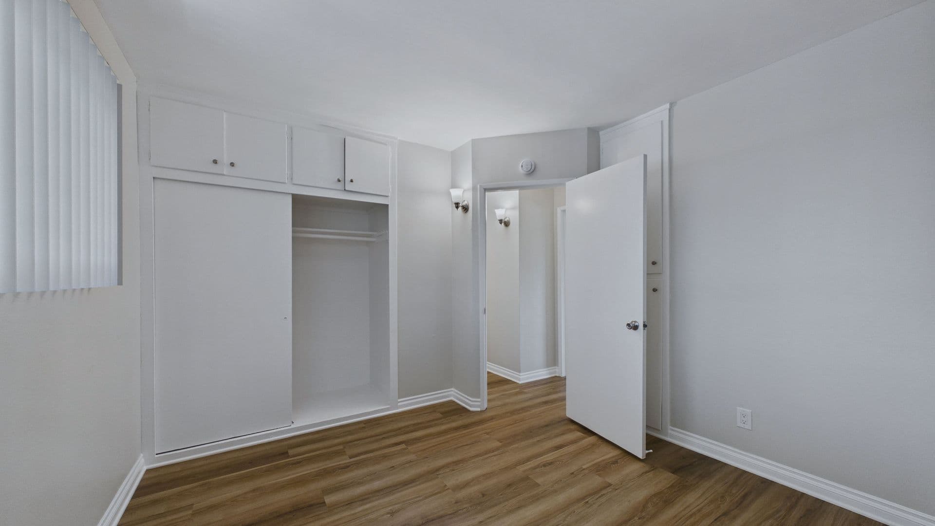 Monrovia Apartment: 733 W Duarte Rd