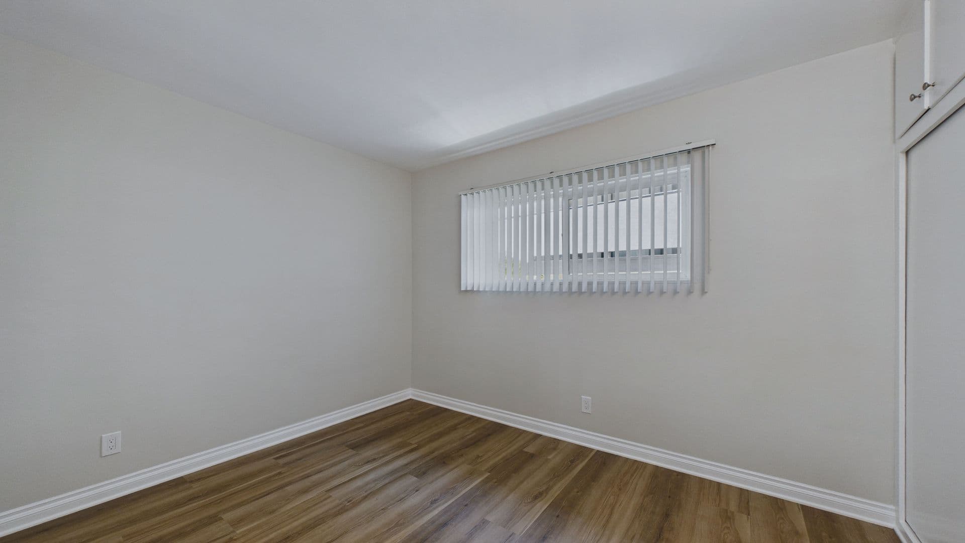 Monrovia Apartment: 733 W Duarte Rd