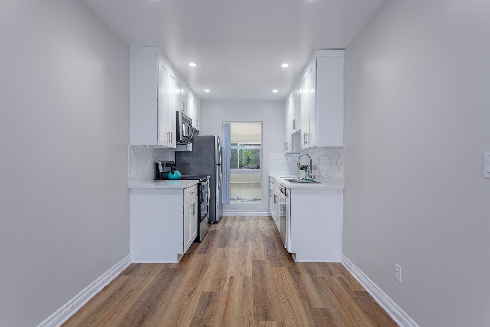 Sierra Madre Apartment: 51 Esperanza Ave