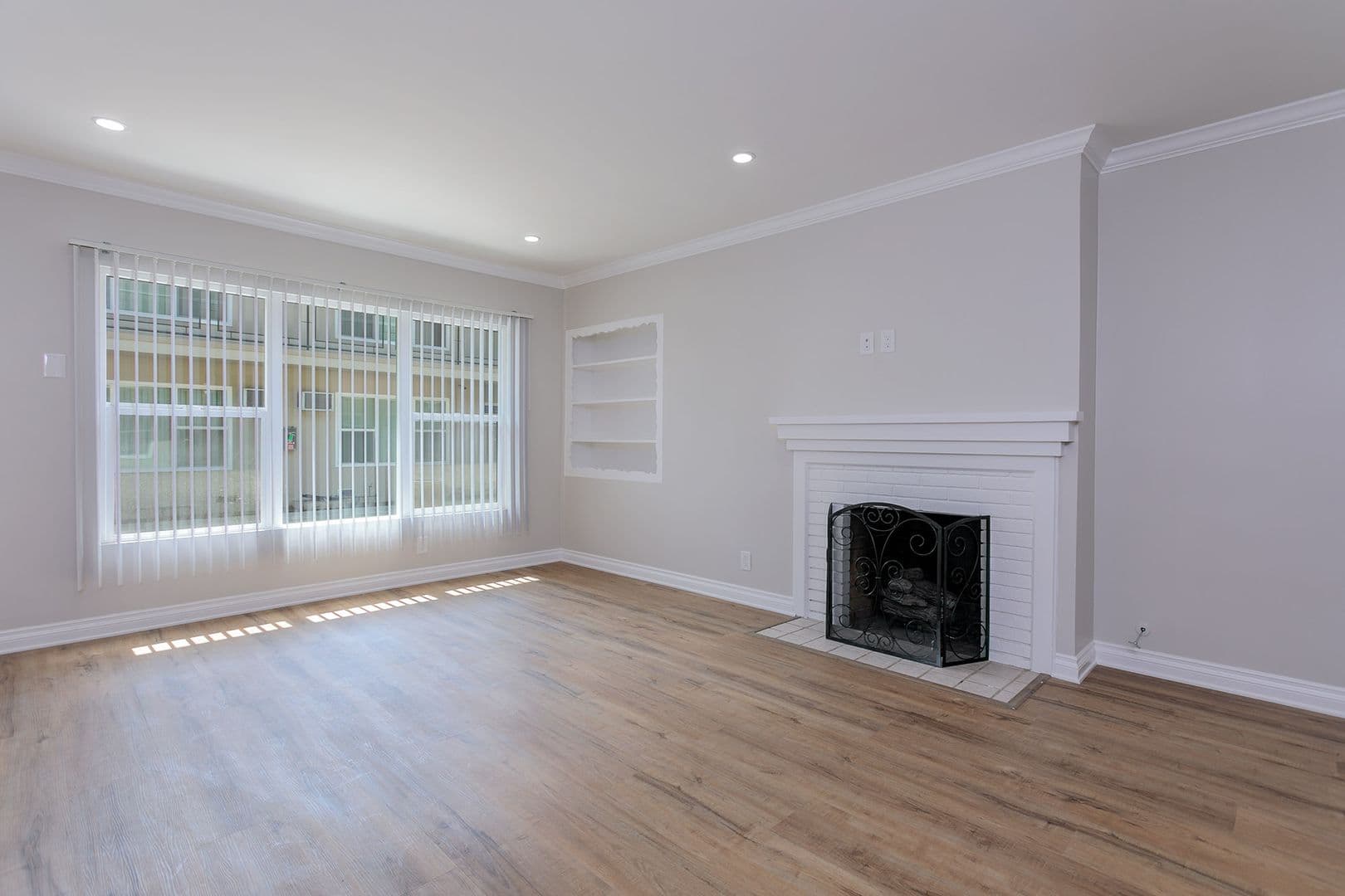 Arcadia Apartment: 1001-1005 W Huntington Dr