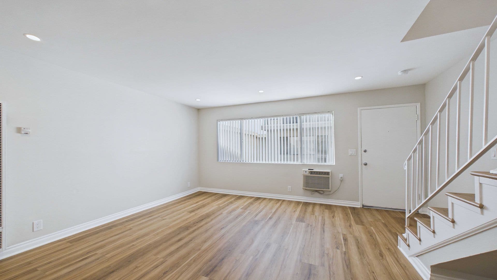 Duarte Apartment: 1318 Mountain Ave