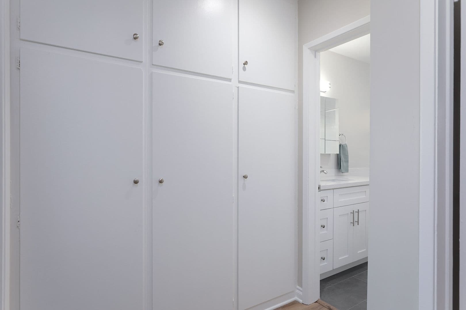 Sierra Madre Apartment: 51 Esperanza Ave