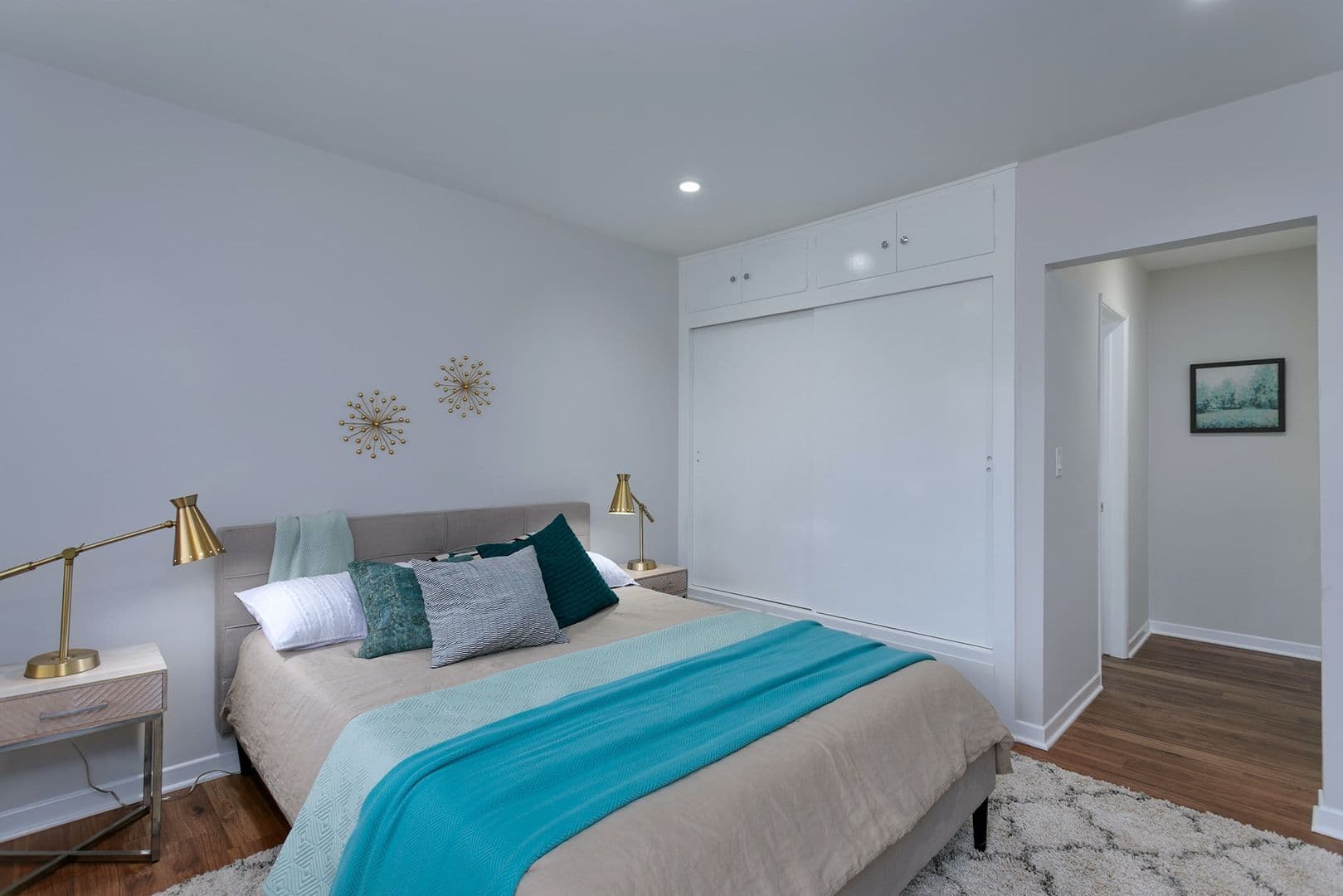 Pasadena Apartment: 530 S Los Robles Ave