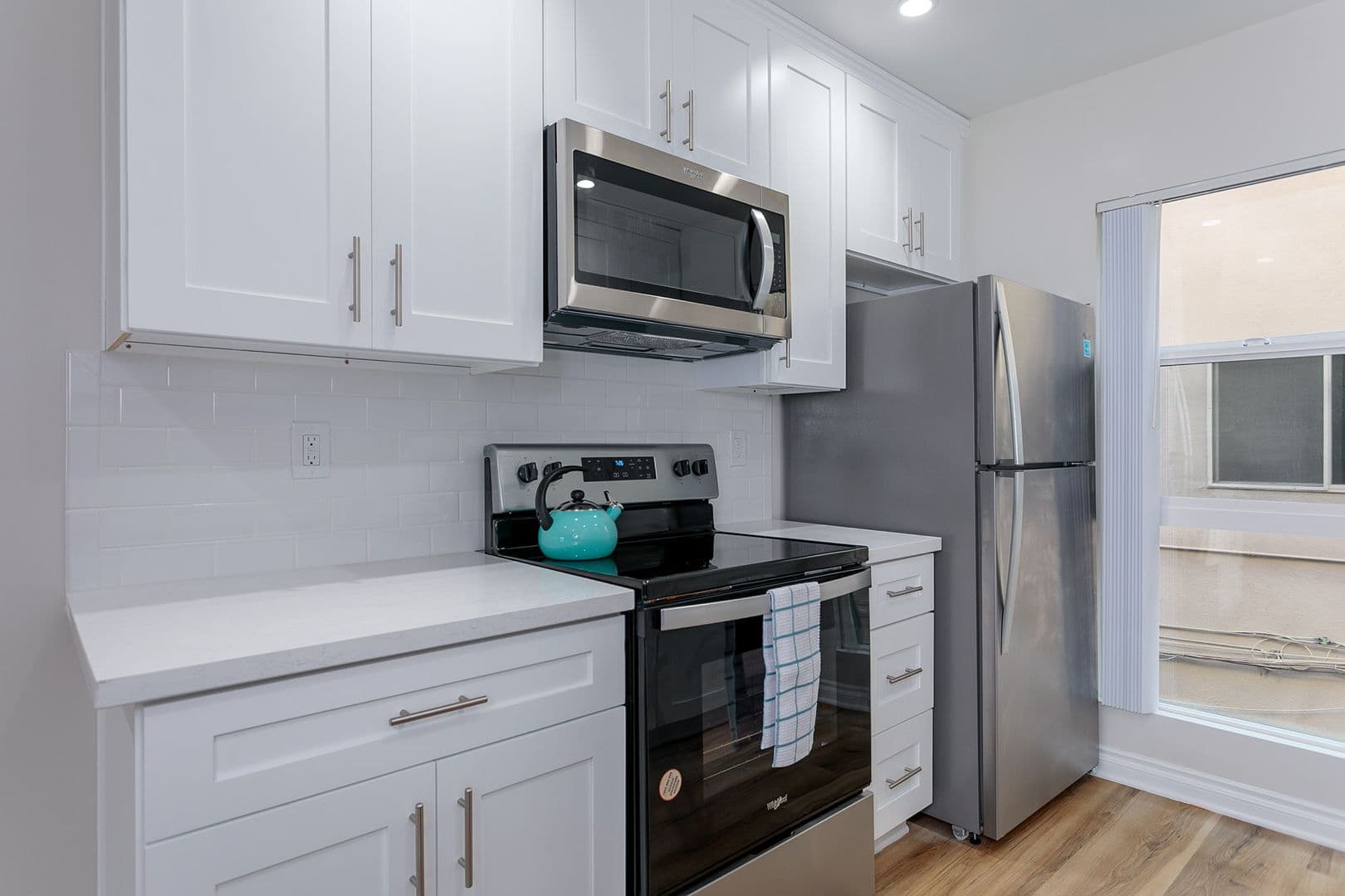 Sierra Madre Apartment: 51 Esperanza Ave