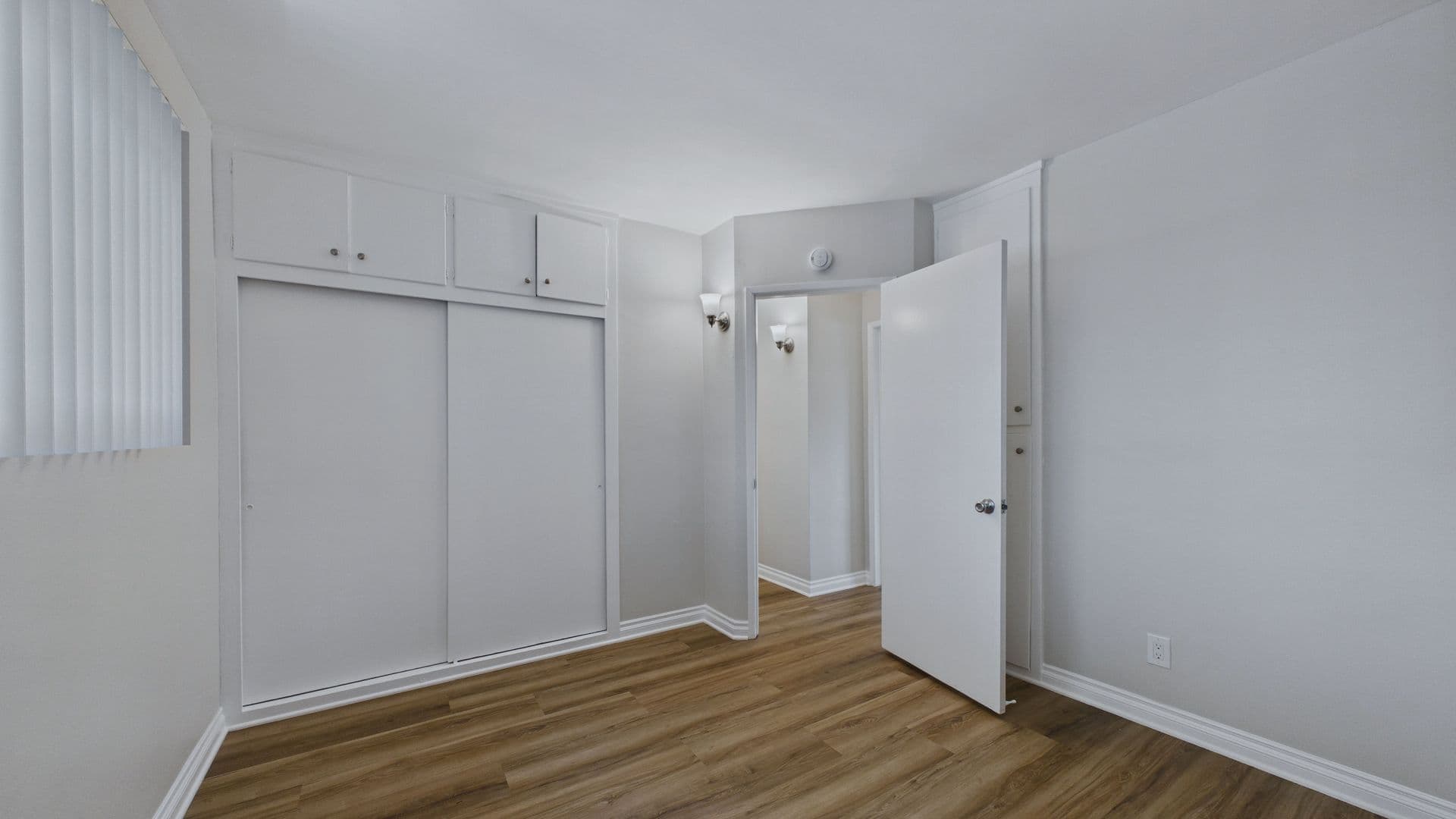 Monrovia Apartment: 733 W Duarte Rd