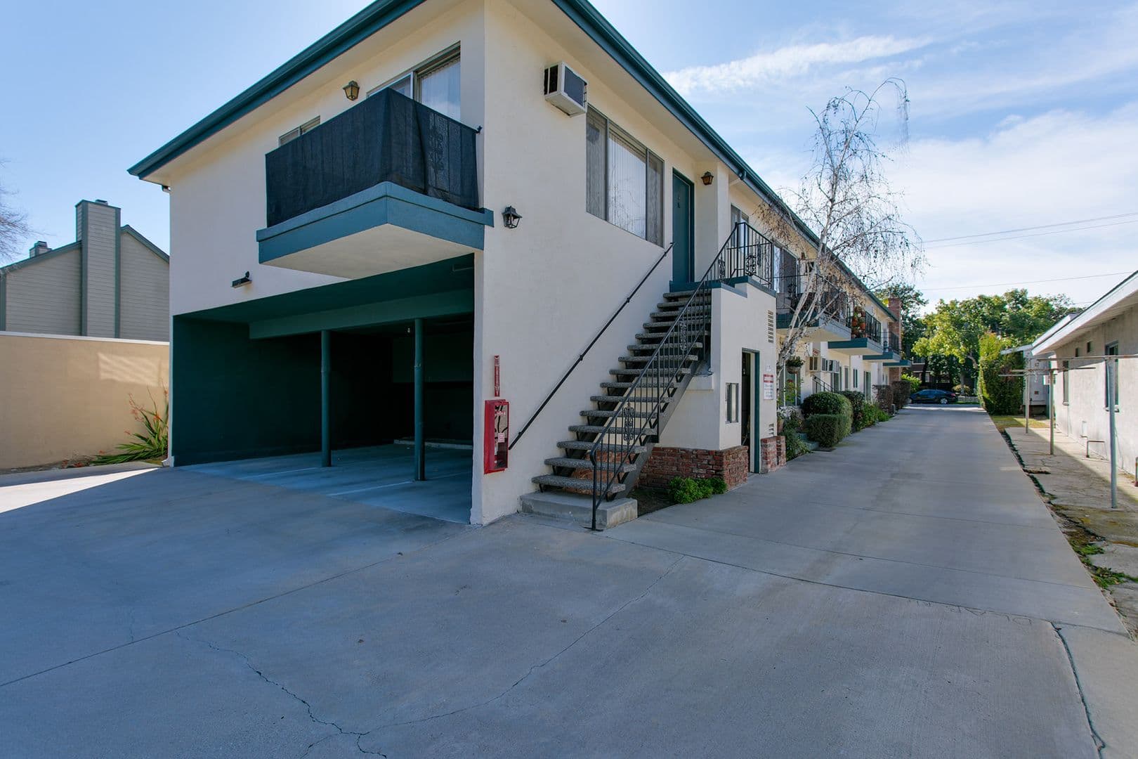 Pasadena Apartment: 888 Magnolia Ave