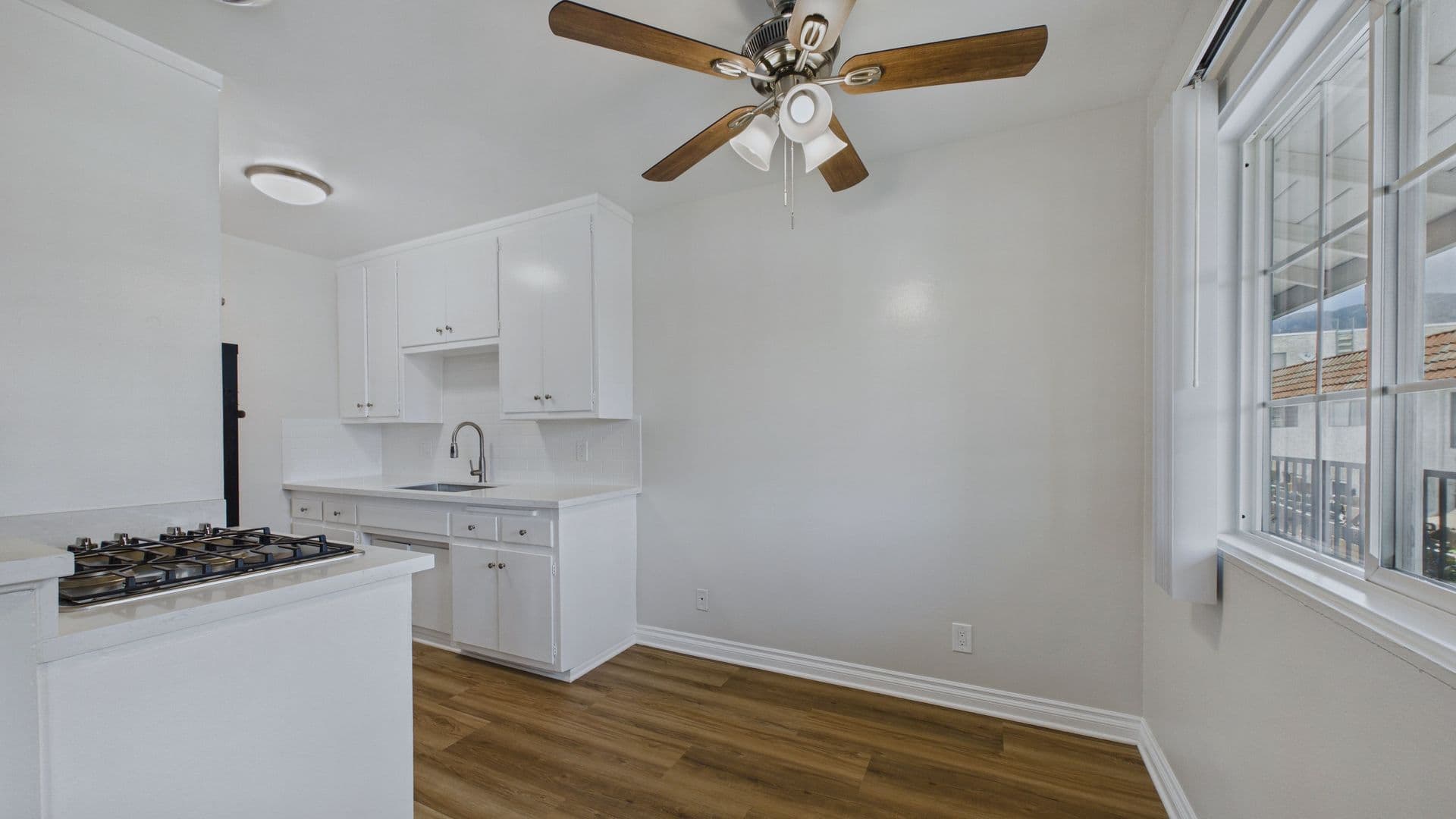 Monrovia Apartment: 733 W Duarte Rd