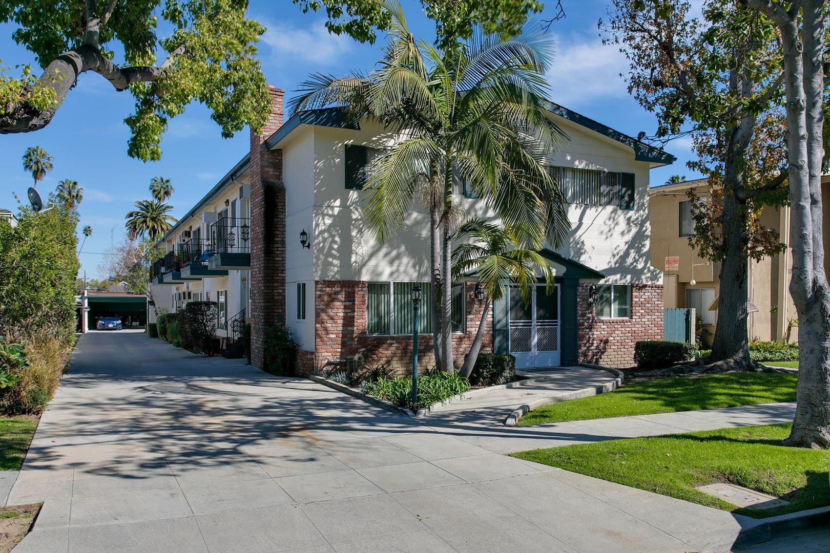 Pasadena Apartment: 888 Magnolia Ave