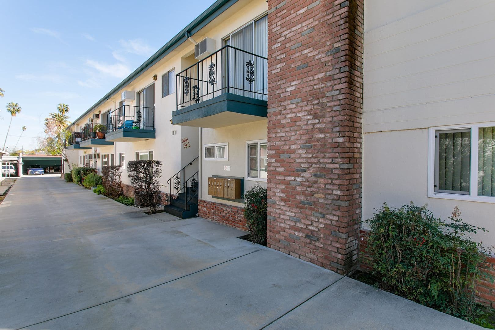 Pasadena Apartment: 888 Magnolia Ave