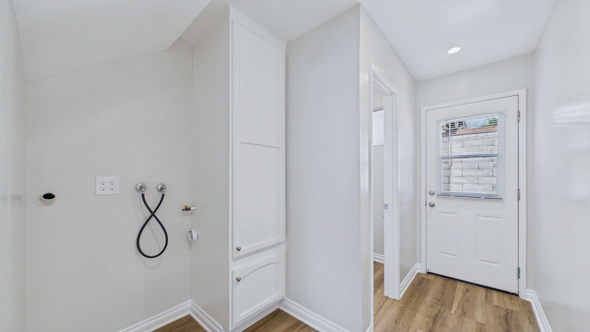 Duarte Apartment: 1318 Mountain Ave