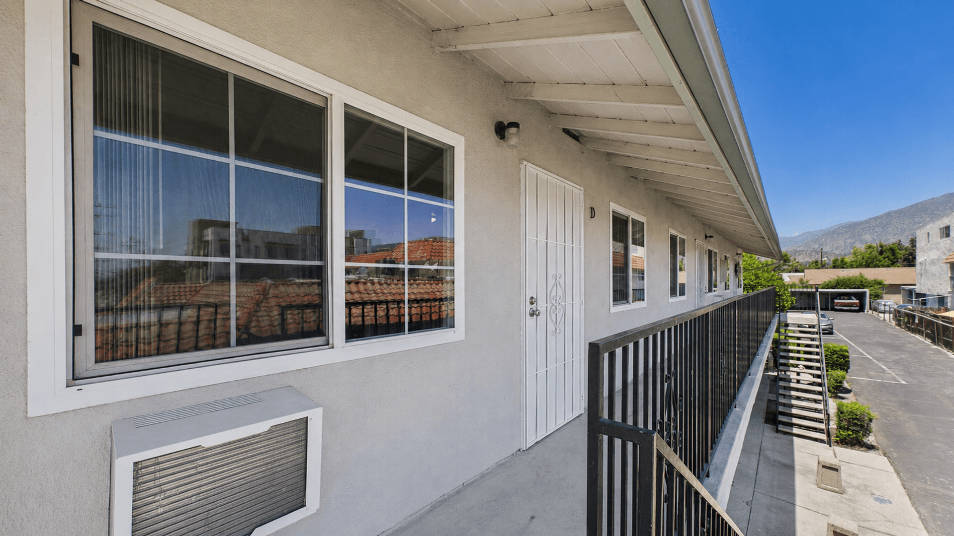 Monrovia Apartment: 733 W Duarte Rd