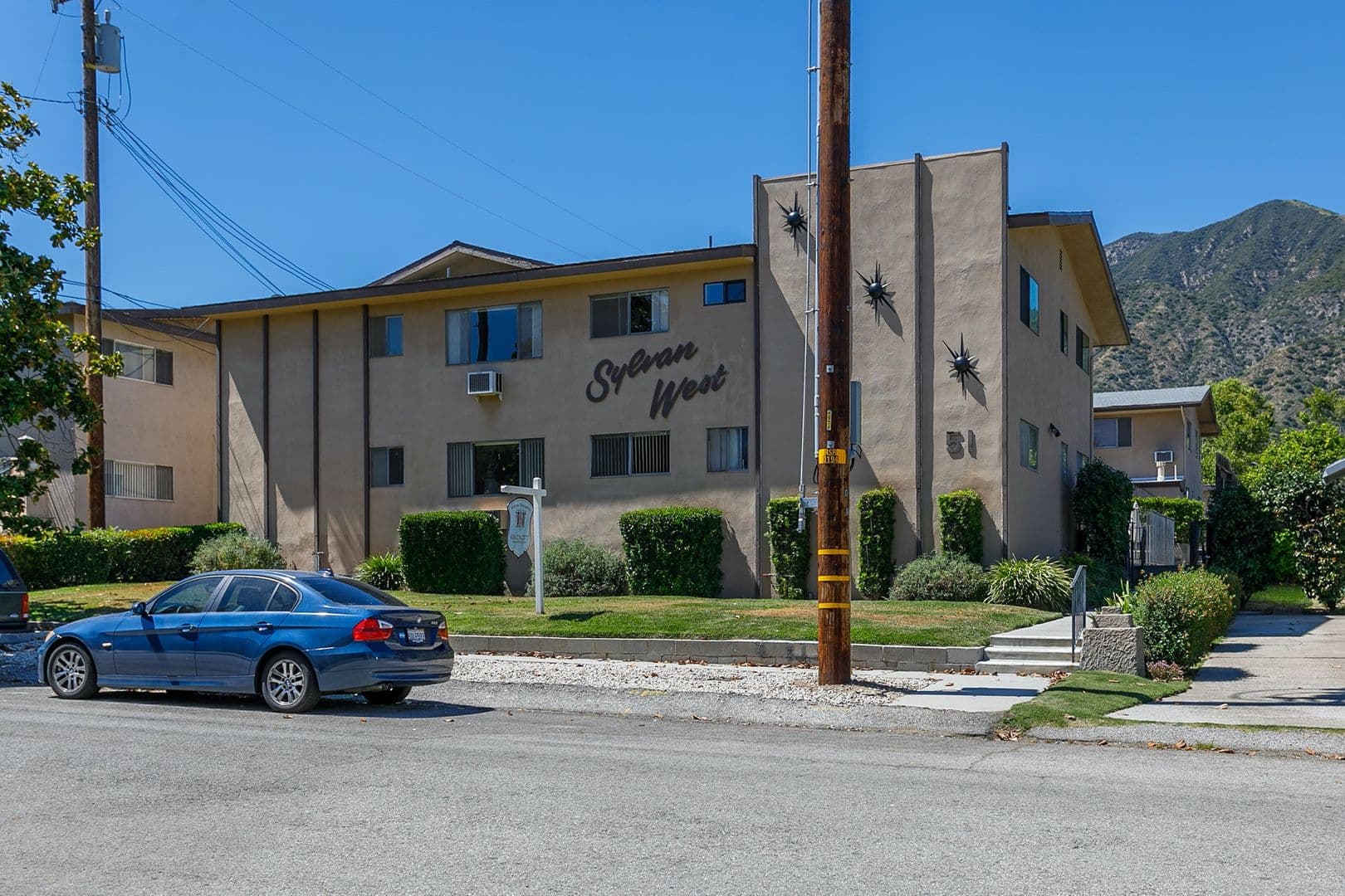 Sierra Madre Apartment: 51 Esperanza Ave