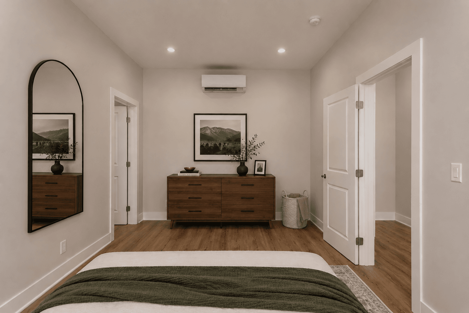 Pasadena Apartment: 149 S Los Robles Ave