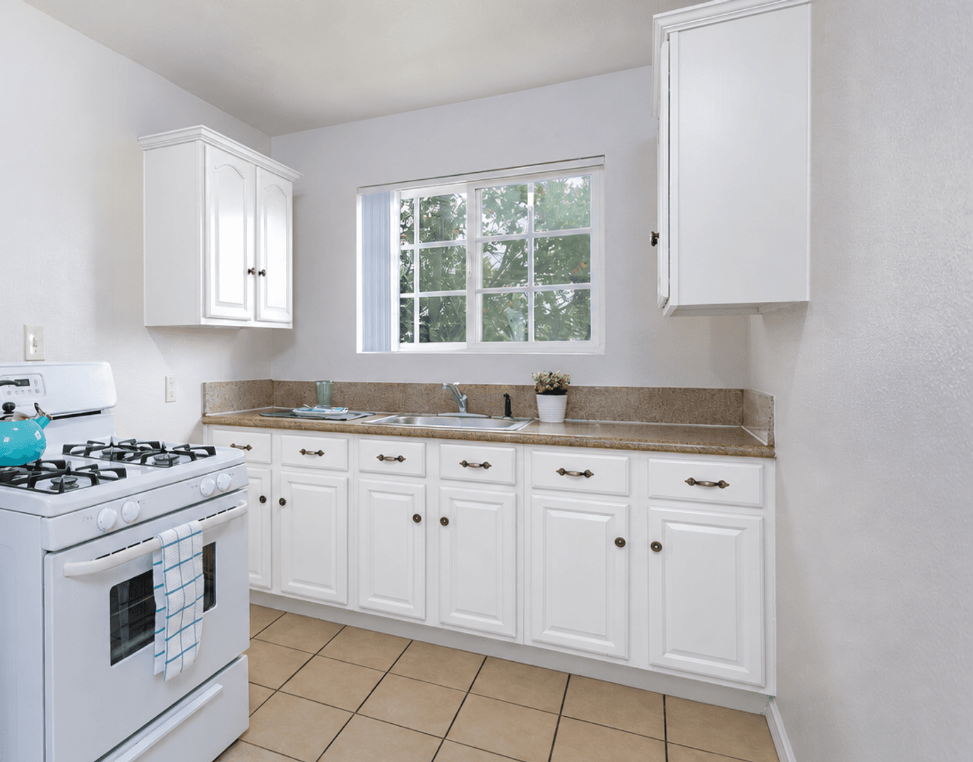El Monte Apartment: 3720 Pine Ave