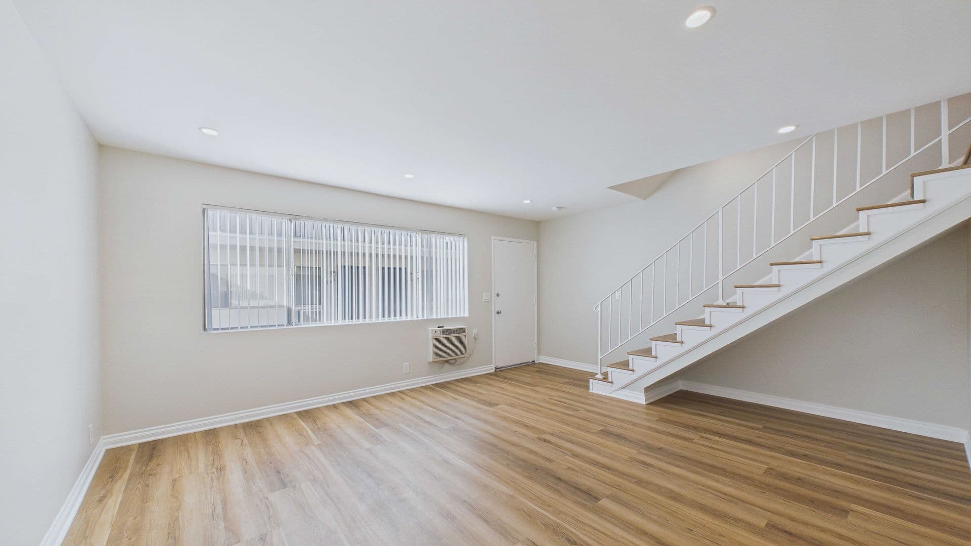 Duarte Apartment: 1318 Mountain Ave