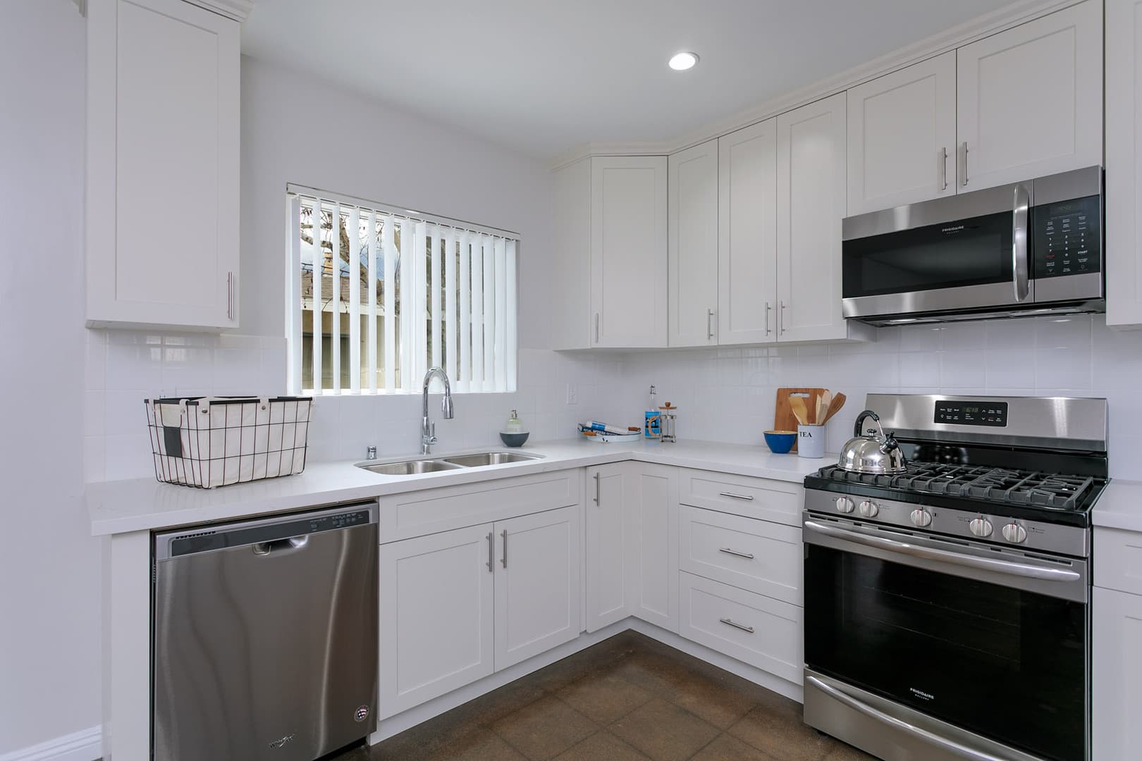 Pasadena Apartment: 888 Magnolia Ave