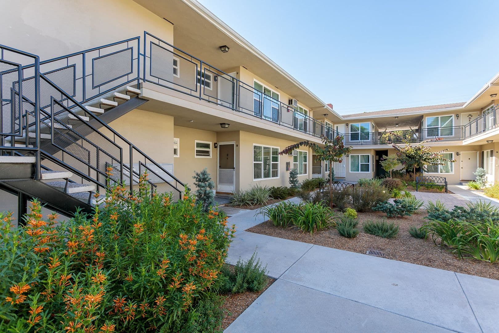 Arcadia Apartment: 1001-1005 W Huntington Dr