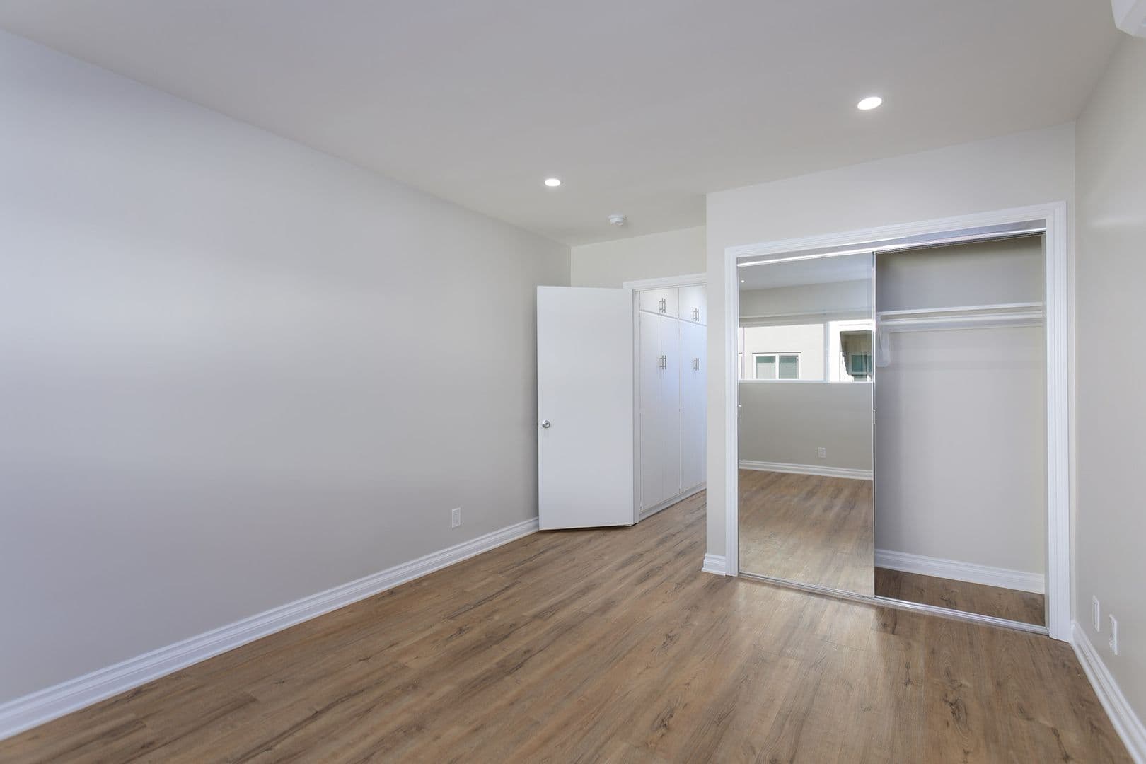 Arcadia Apartment: 1001-1005 W Huntington Dr