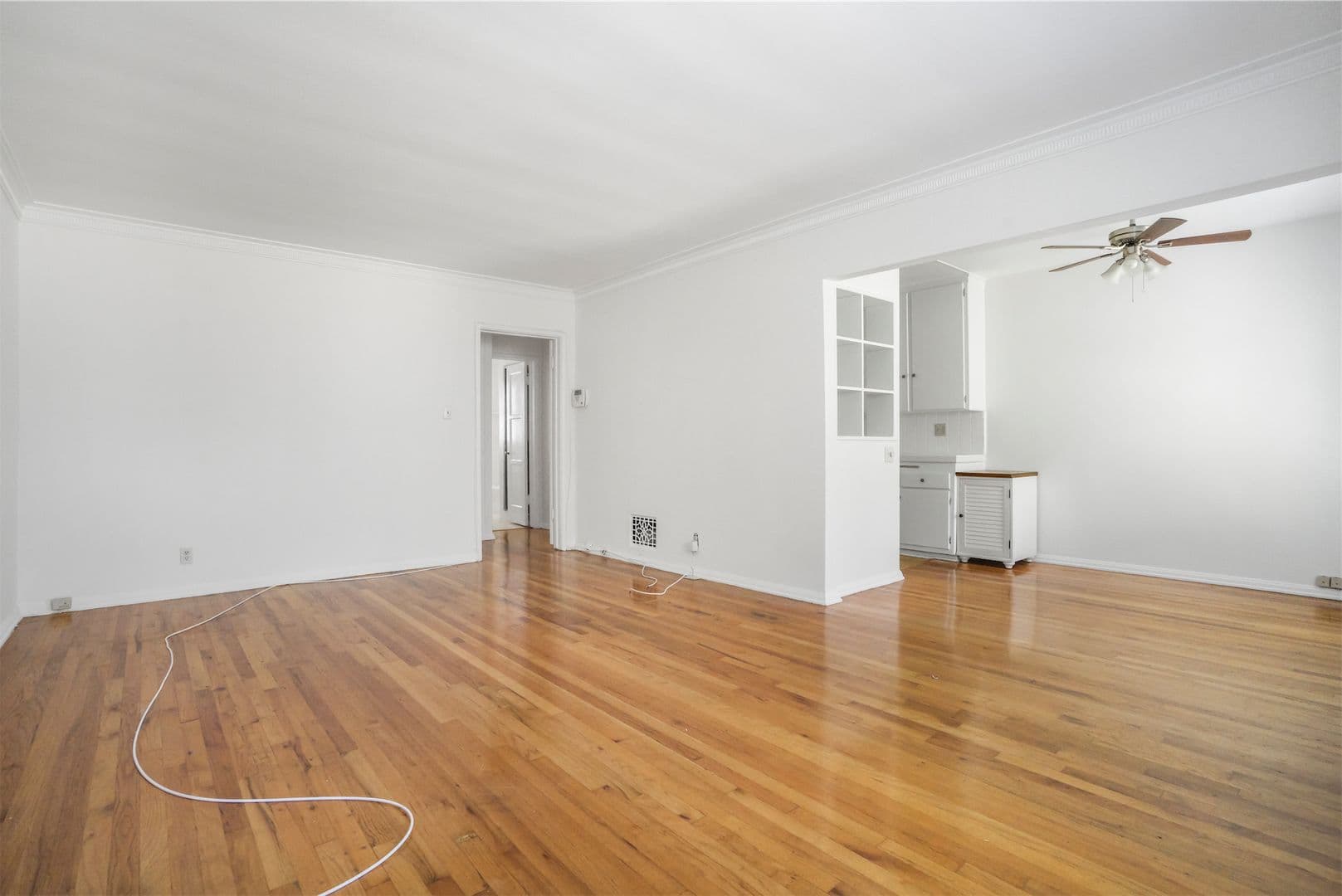 West Hollywood Apartment: 8551-8561 Holloway Dr