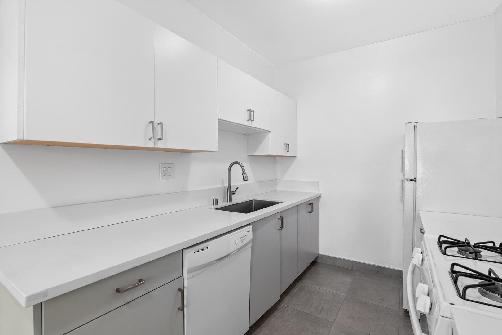 West Hollywood Apartment: 963 N. Doheny Dr.