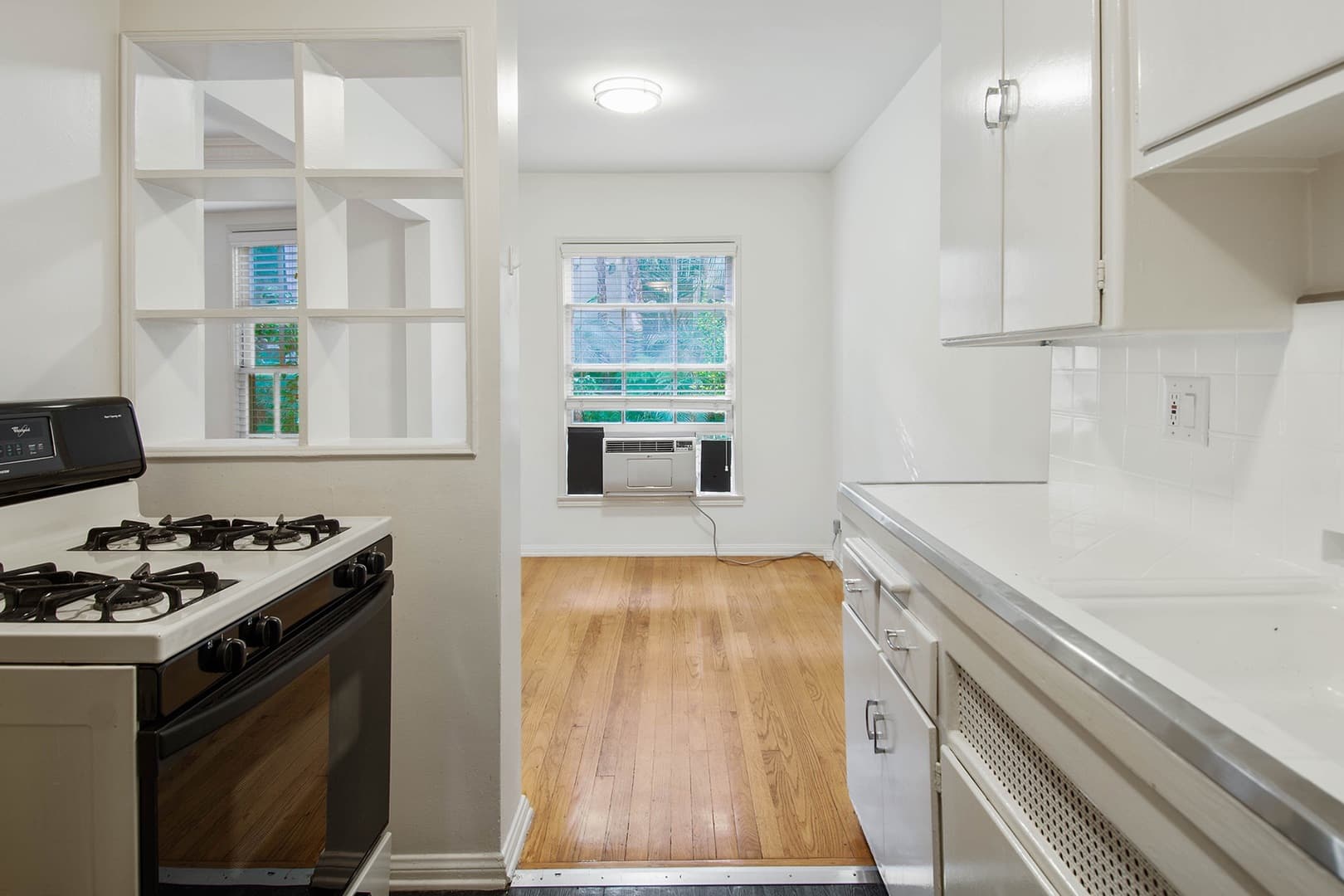 West Hollywood Apartment: 8563-8569 Holloway Dr.