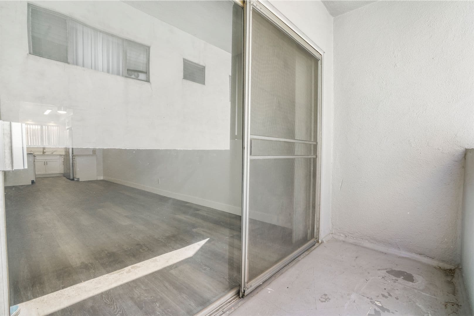 West Hollywood Apartment: 1030 N Orange Grove Ave.