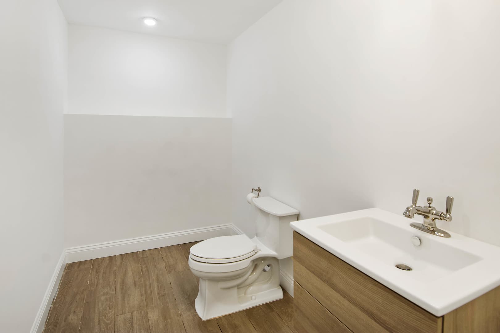 West Hollywood Apartment: 1105 Alta Loma Rd