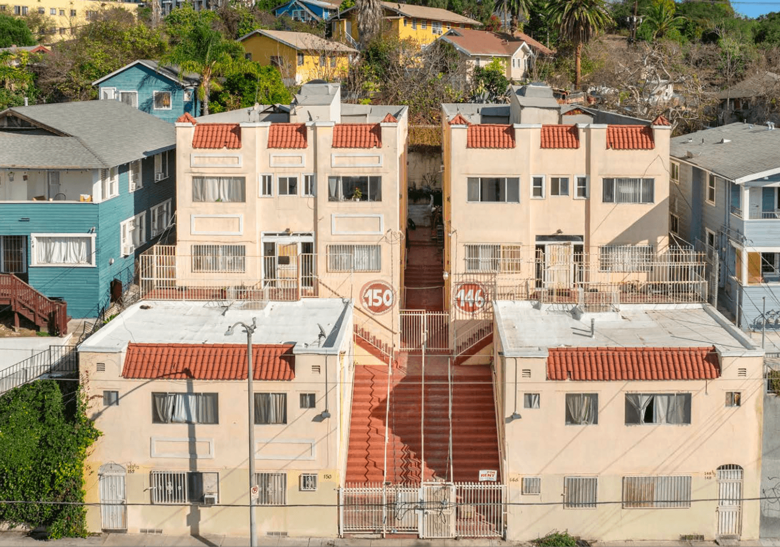 Los Angeles Apartment: 146 - 150 Douglas St
