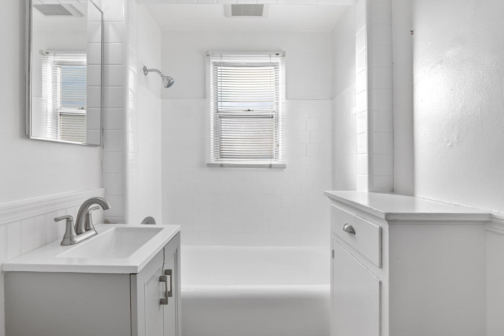 West Hollywood Apartment: 963 N. Doheny Dr.