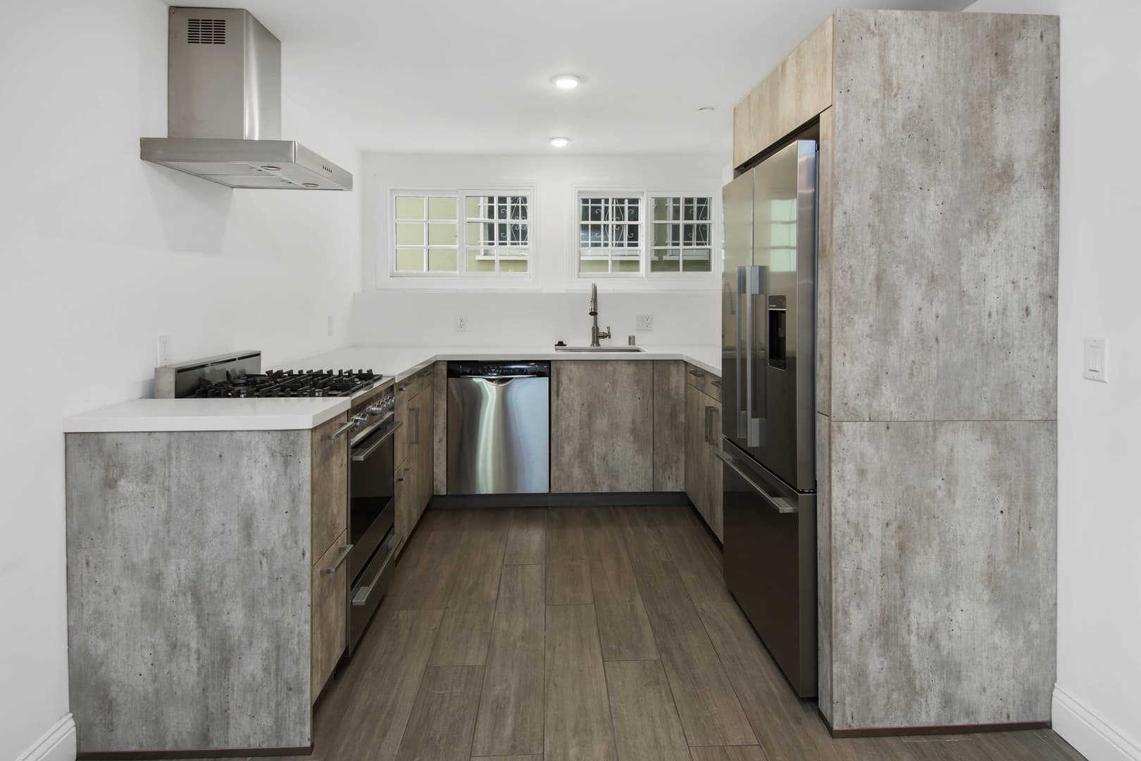 West Hollywood Apartment: 1105 Alta Loma Rd