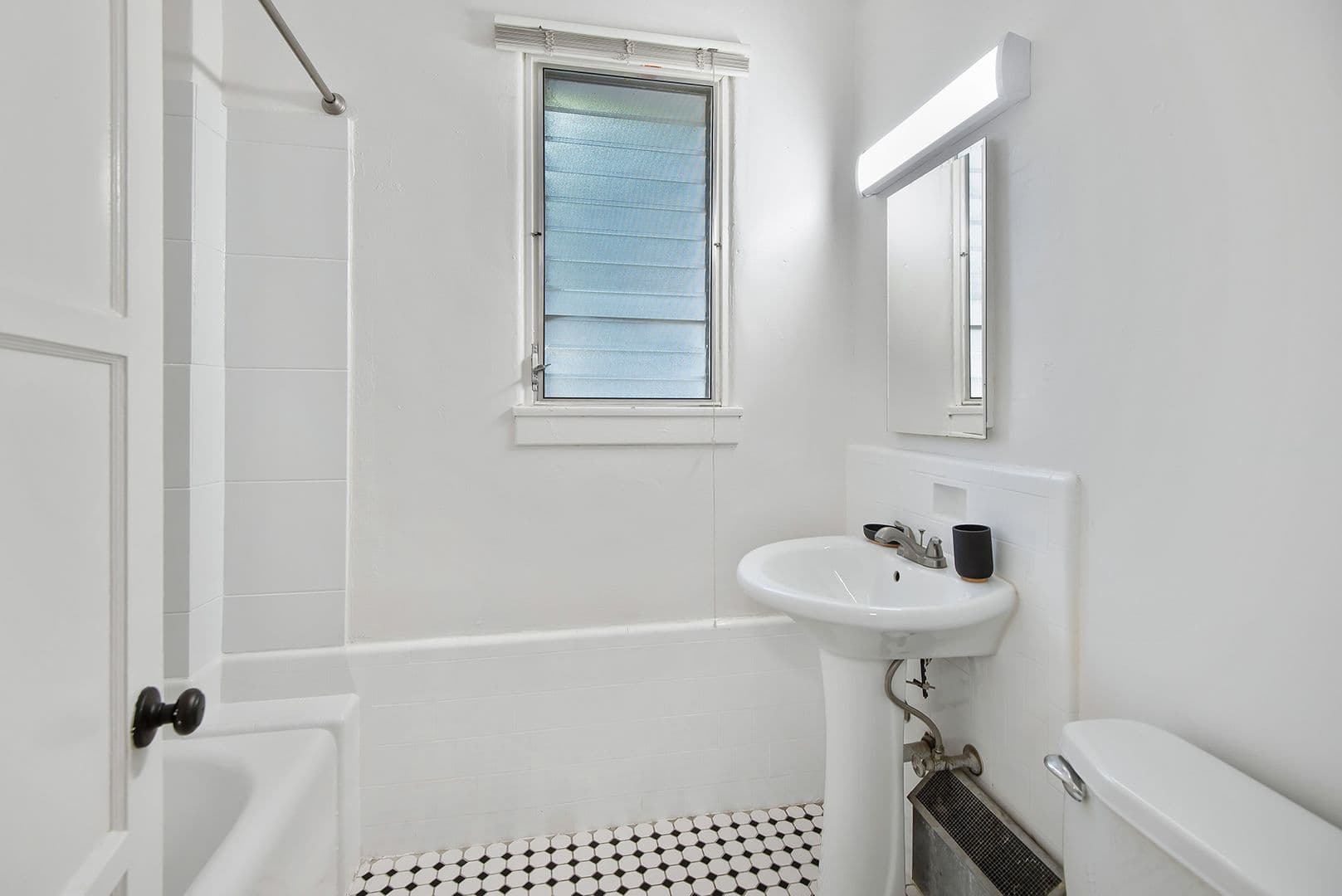 West Hollywood Apartment: 1201 N Crescent Heights Blvd