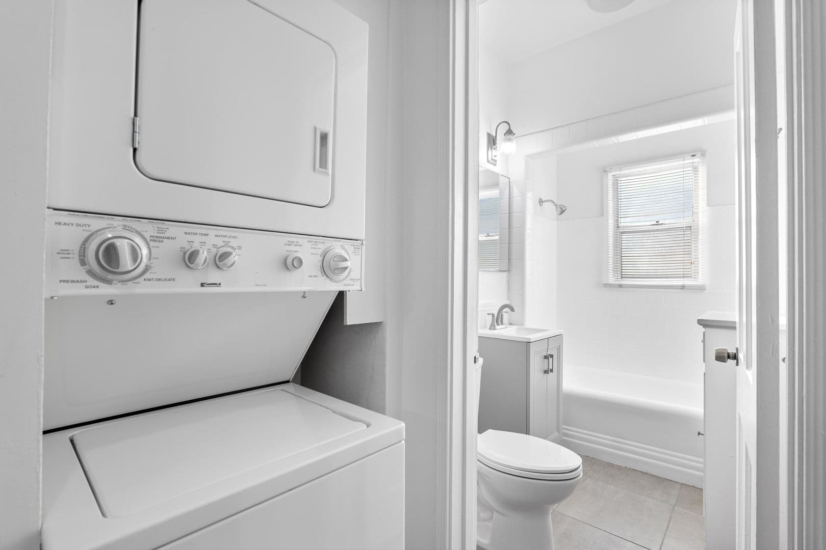 West Hollywood Apartment: 963 N. Doheny Dr.