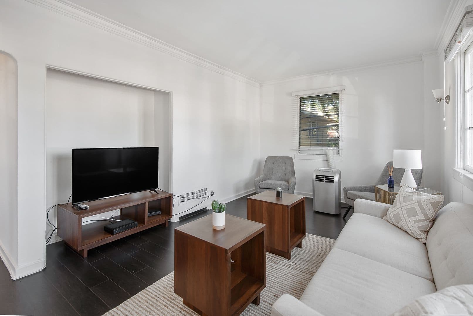 West Hollywood Apartment: 1201 N Crescent Heights Blvd