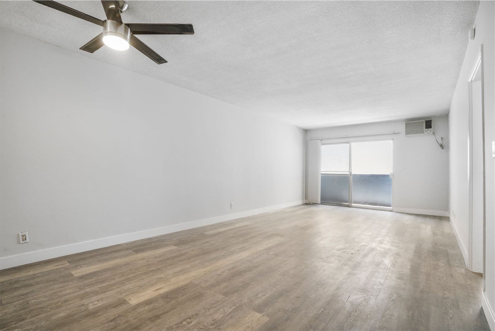 West Hollywood Apartment: 1030 N Orange Grove Ave.