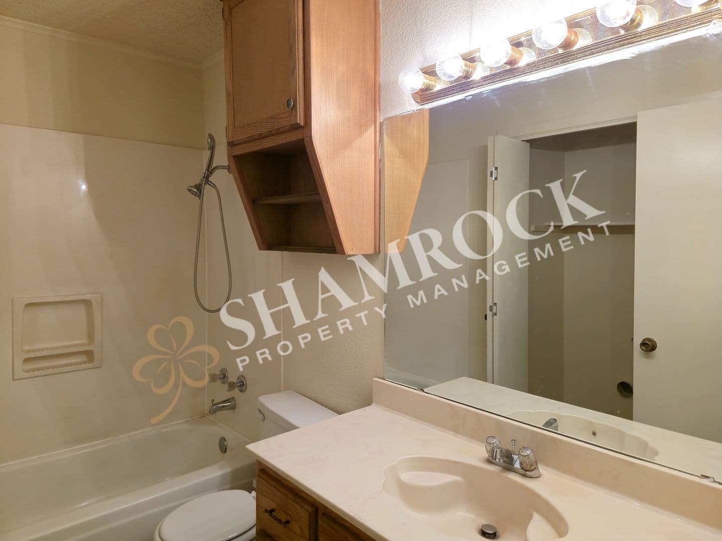 Waco House: 305 Mill Creek Circle