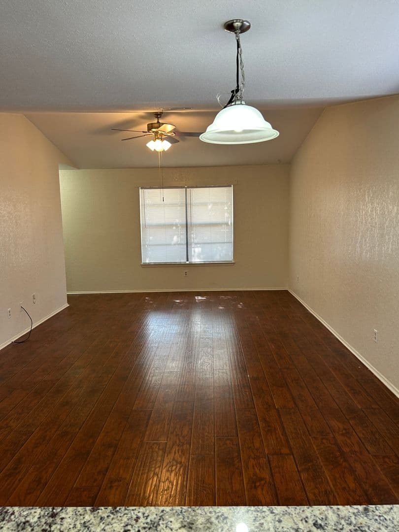 Waco House: 1416 Chapel Creek Rd