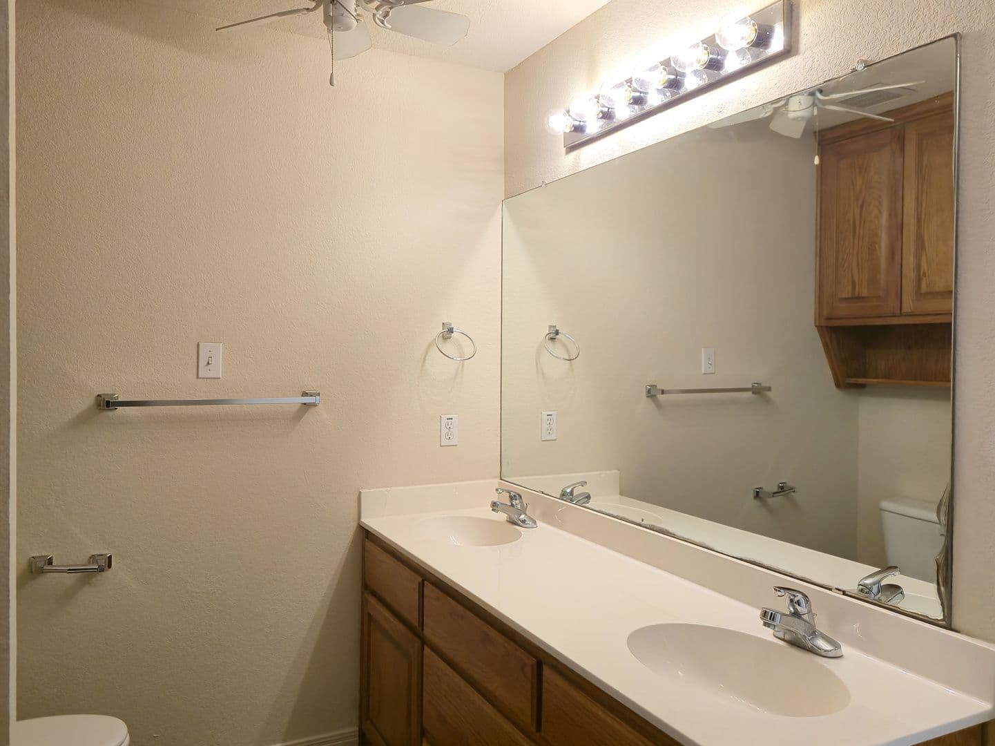 Robinson House: 4000 Clydesdale Way