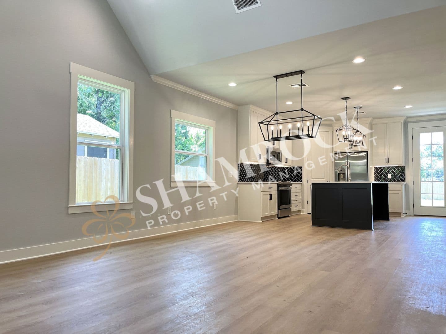 Waco House: 3520 Homan Ave