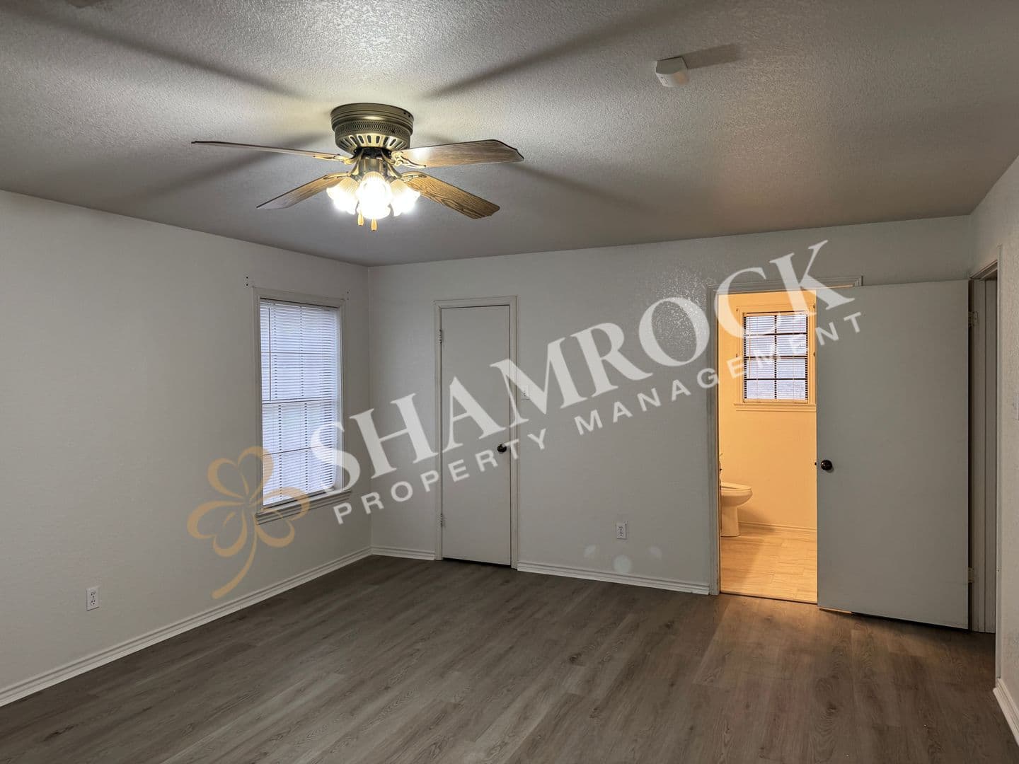 Lorena House: 712 N Crooked Creek
