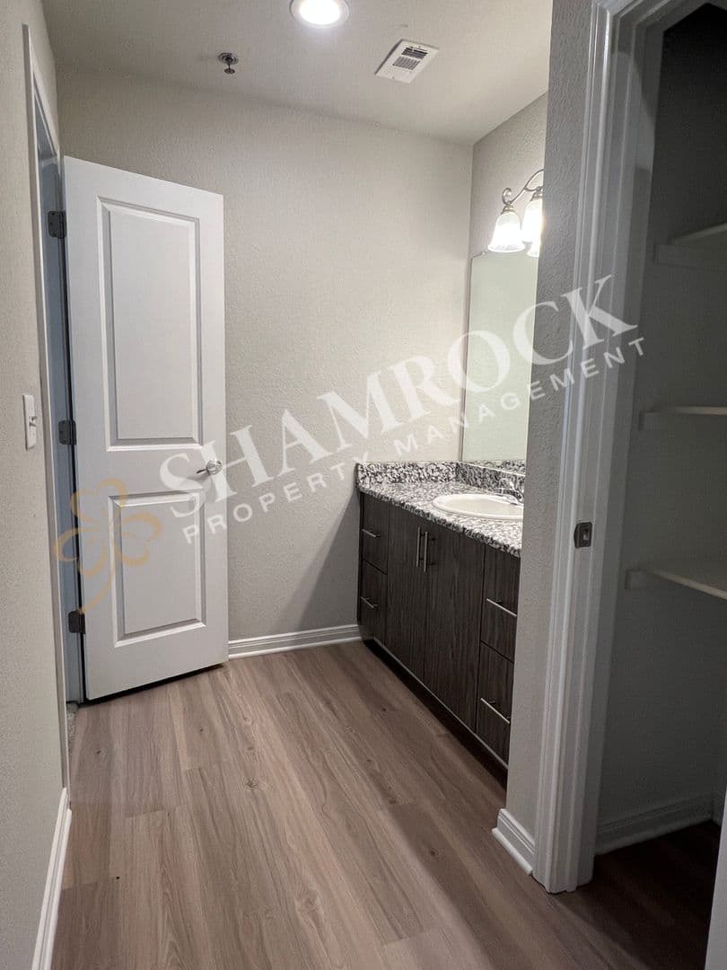 Waco House: 1307 Austin Ave, Unit 408