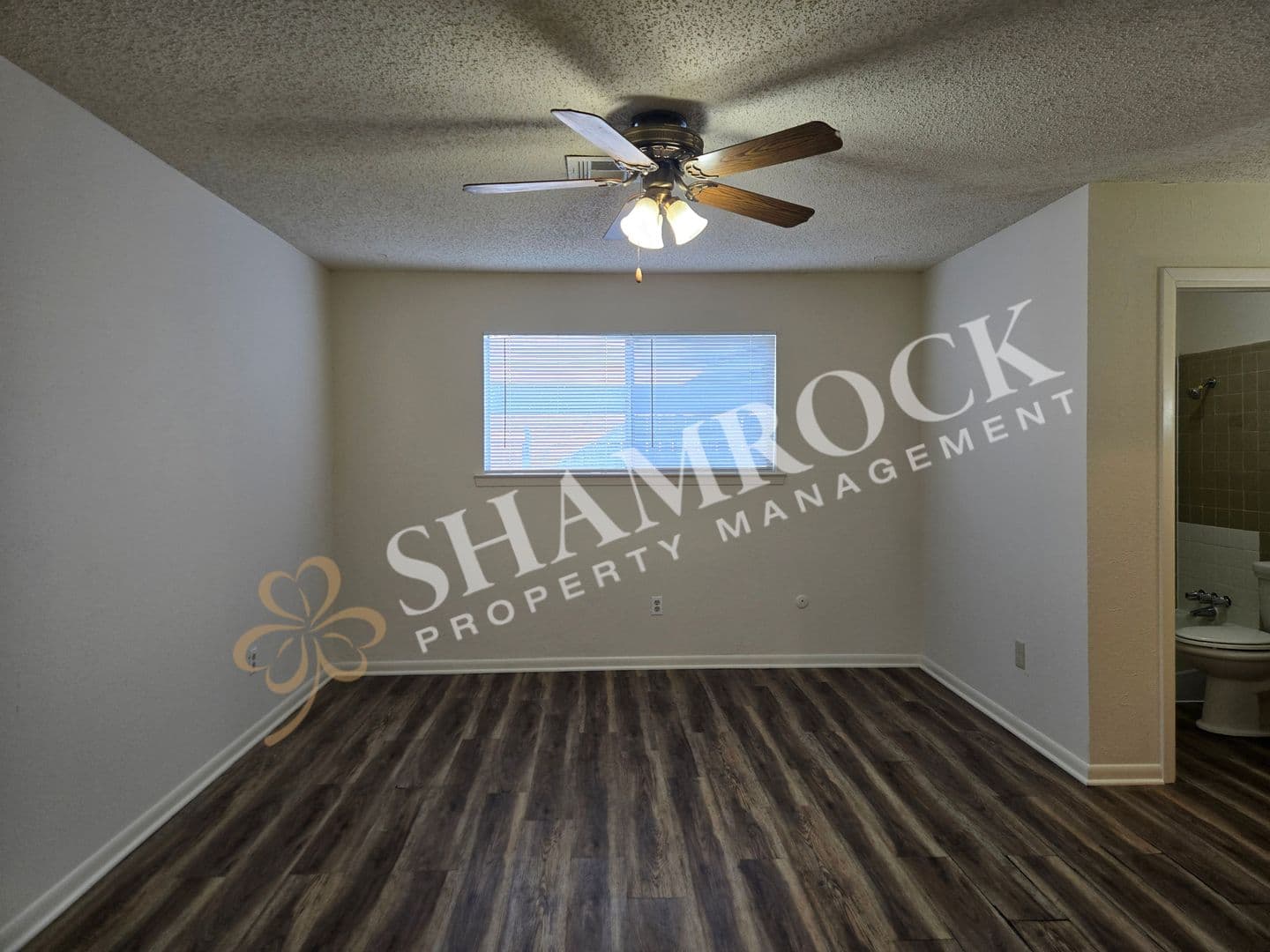 Waco House: 6627 Dunn St