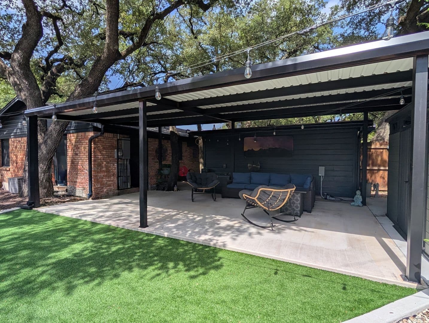Waco House: 4421 Cedar Mountain Dr