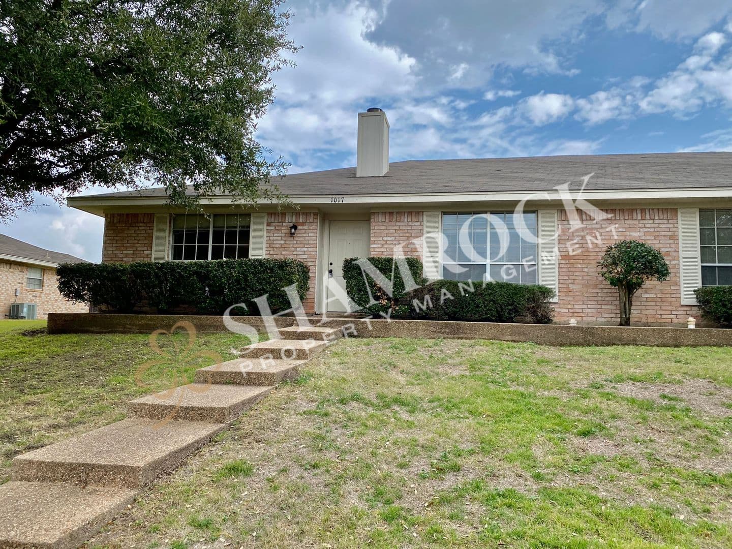 Hewitt House: 1017 Parkview Circle