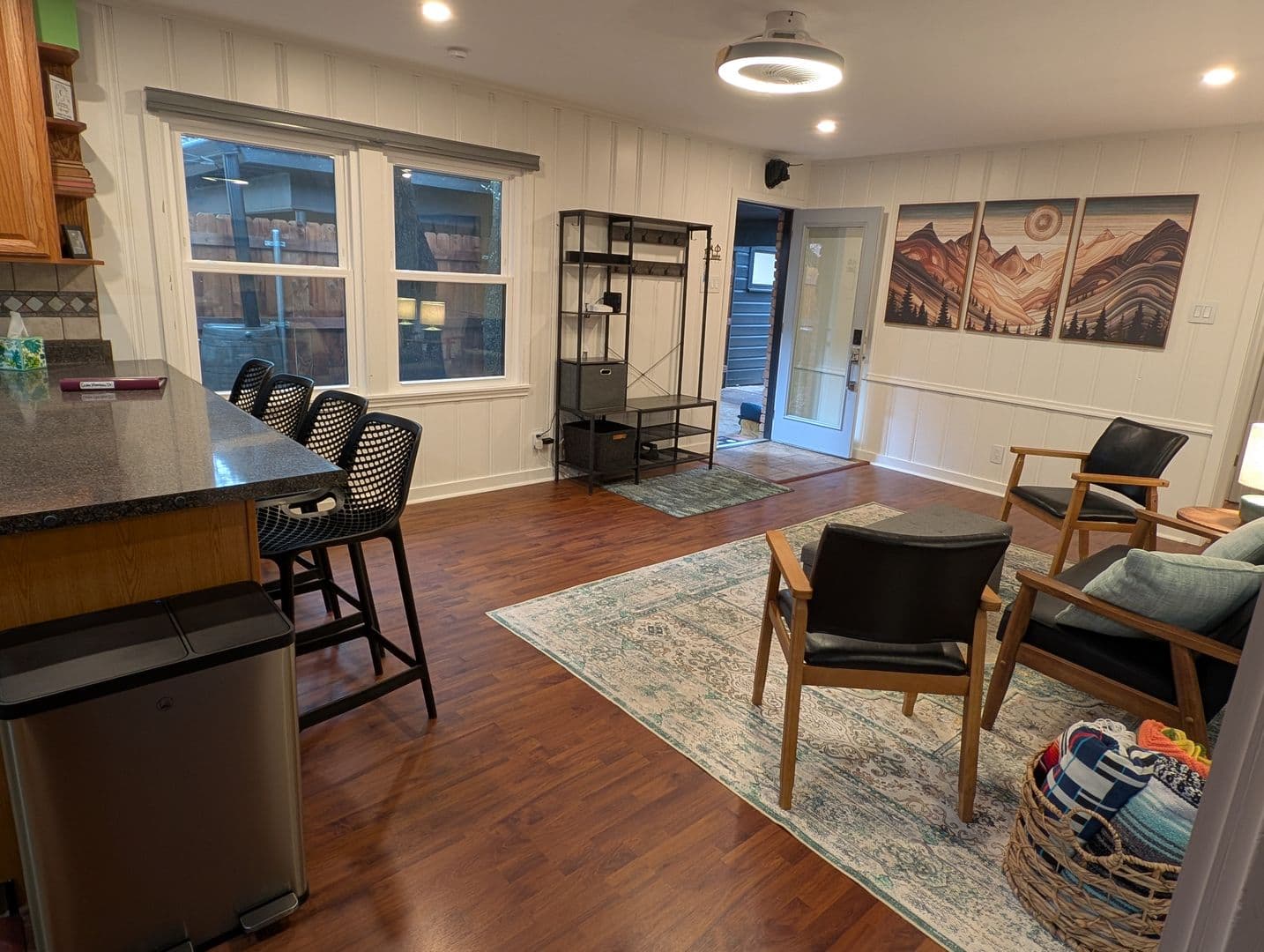 Waco House: 4421 Cedar Mountain Dr