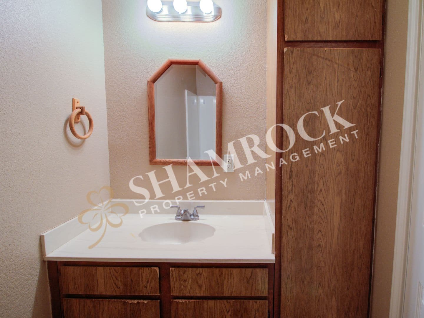 Waco House: 1419 Chapel Ridge Rd