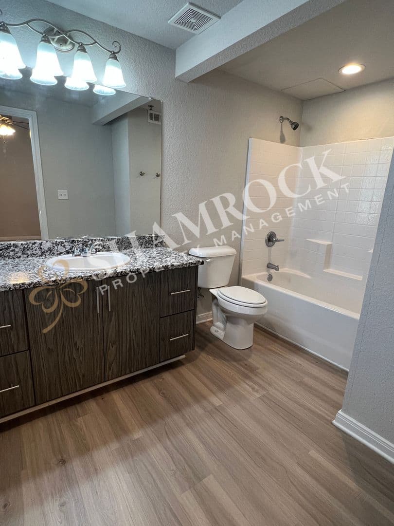 Waco House: 1307 Austin Ave, Unit 503