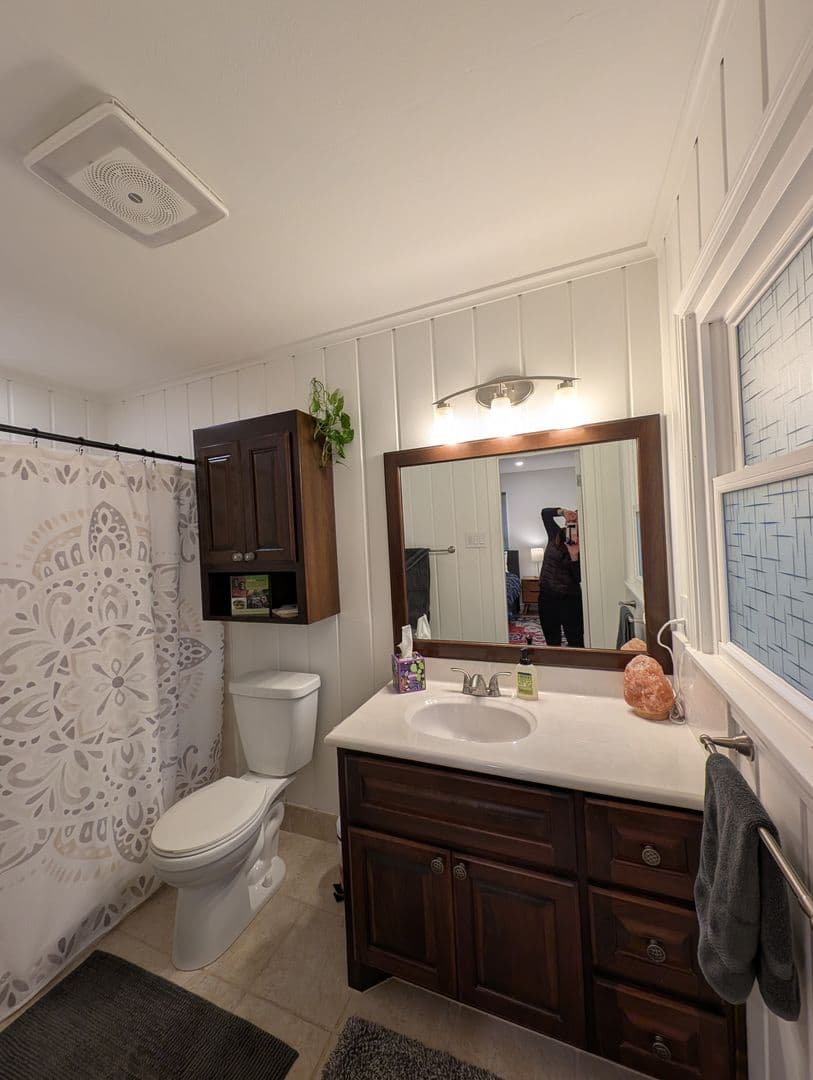 Waco House: 4421 Cedar Mountain Dr